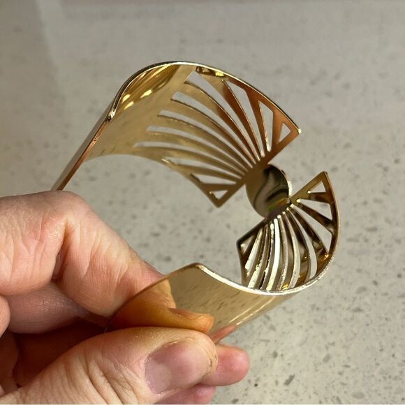 Geometric Style Hollow Out Open Bracelet - Picture 5 of 9